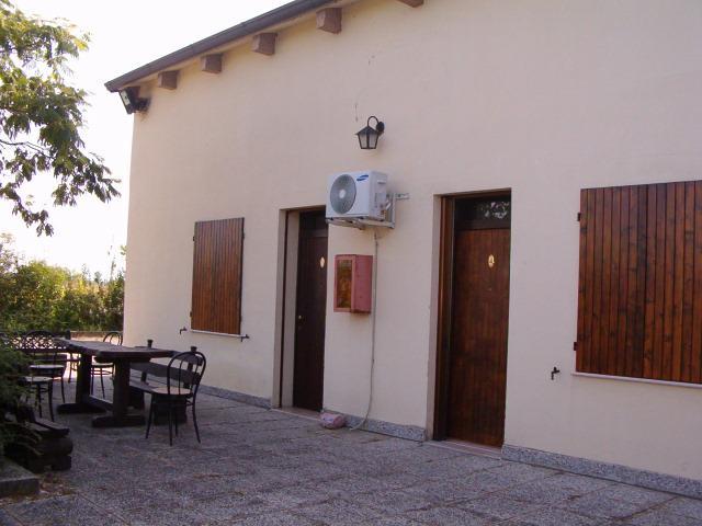 Laghi Paradiso Rovereto sulla Secchia Exterior foto